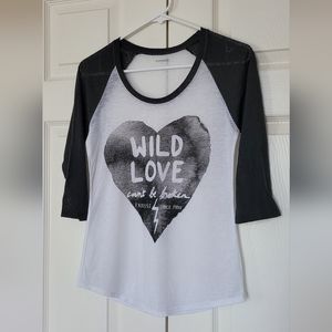 $FREE w/ Purchase: Express (Vintage) Black & White 3/4 Sleeve Tee
